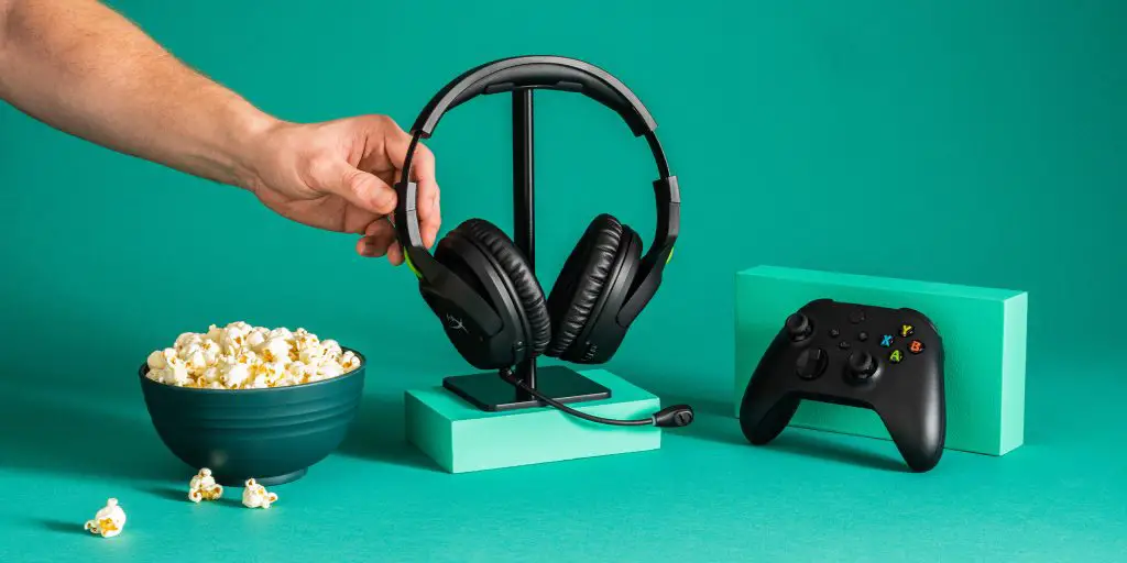 A popcorn, gaming headset for game night